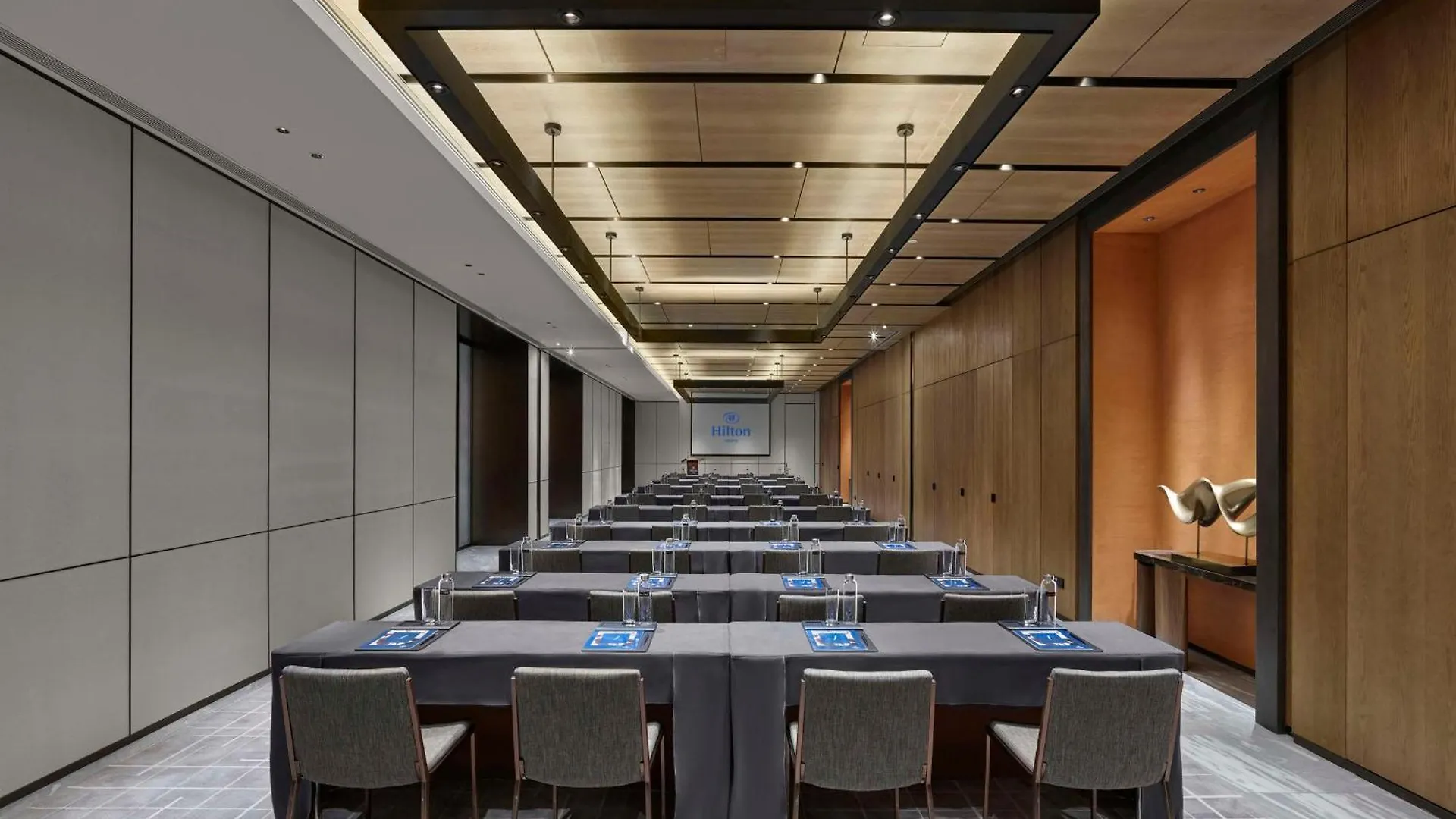 Hilton Zhuhai 5*,  Çin
