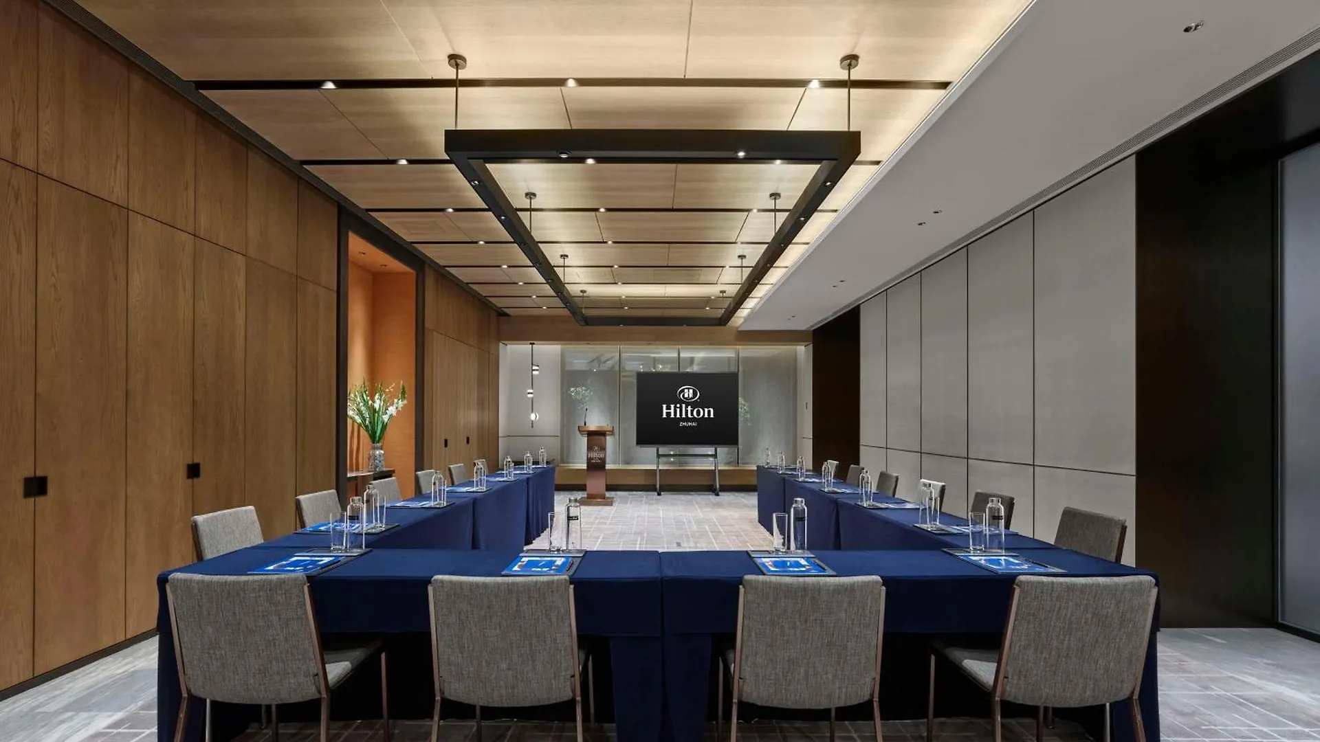 Hilton Zhuhai 5*,